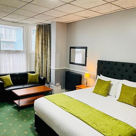 Palm Court B&B 伊尔弗勒科姆 外观 照片