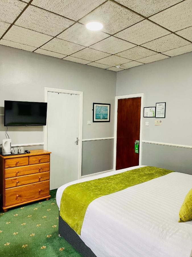 Palm Court B&B 伊尔弗勒科姆 外观 照片