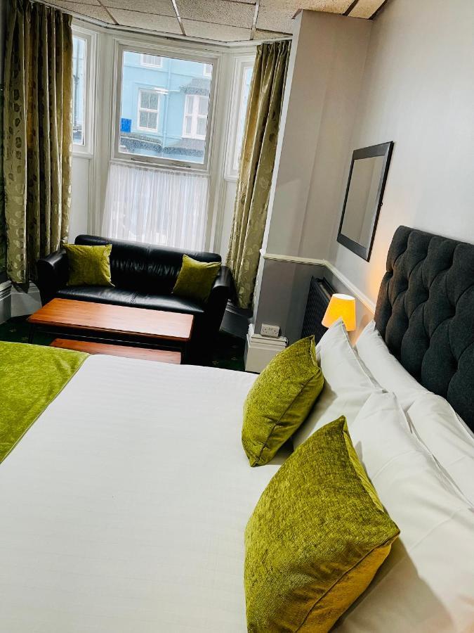 Palm Court B&B 伊尔弗勒科姆 外观 照片