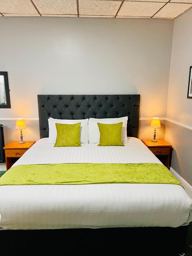 Palm Court B&B 伊尔弗勒科姆 外观 照片