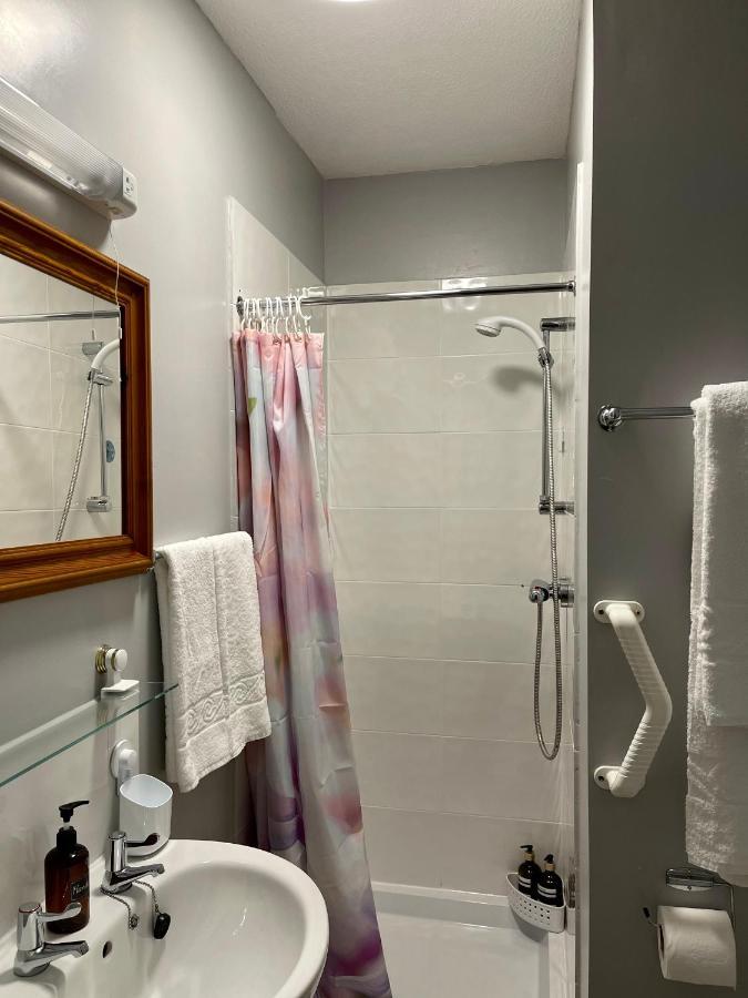Palm Court B&B 伊尔弗勒科姆 外观 照片