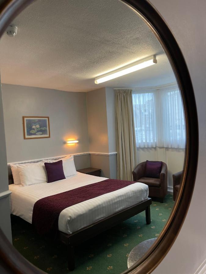 Palm Court B&B 伊尔弗勒科姆 外观 照片