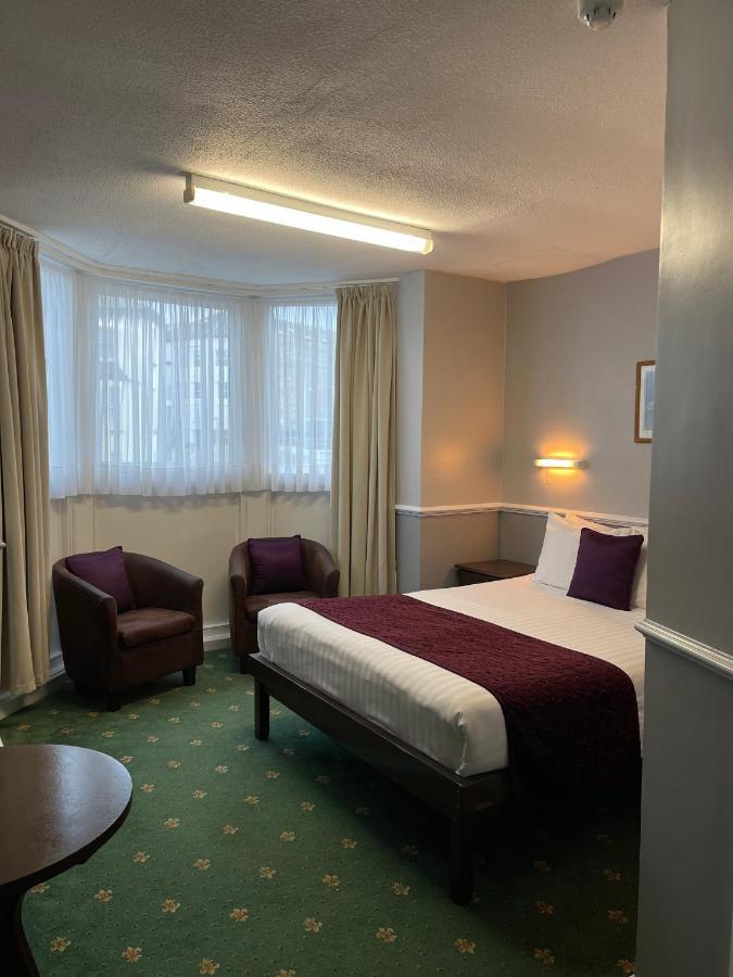 Palm Court B&B 伊尔弗勒科姆 外观 照片