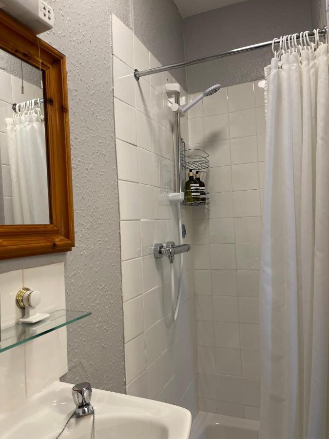Palm Court B&B 伊尔弗勒科姆 外观 照片