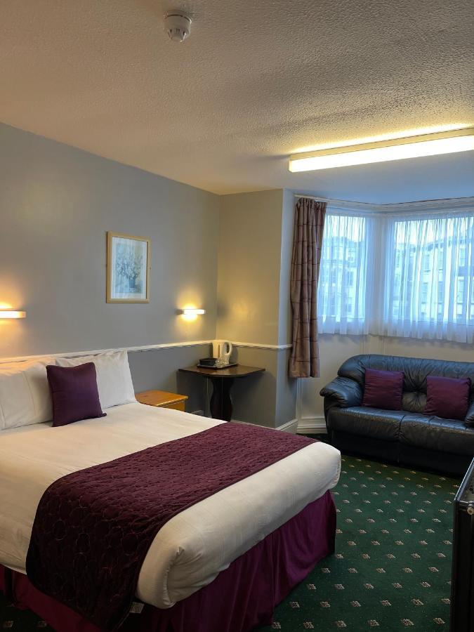 Palm Court B&B 伊尔弗勒科姆 外观 照片