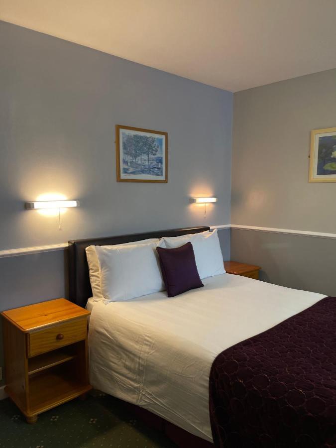 Palm Court B&B 伊尔弗勒科姆 外观 照片