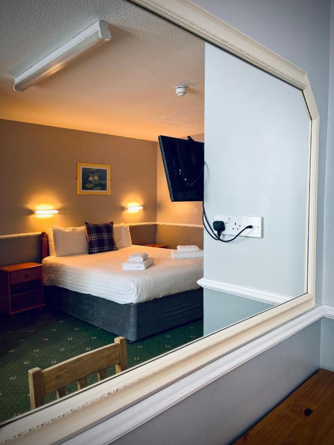 Palm Court B&B 伊尔弗勒科姆 外观 照片