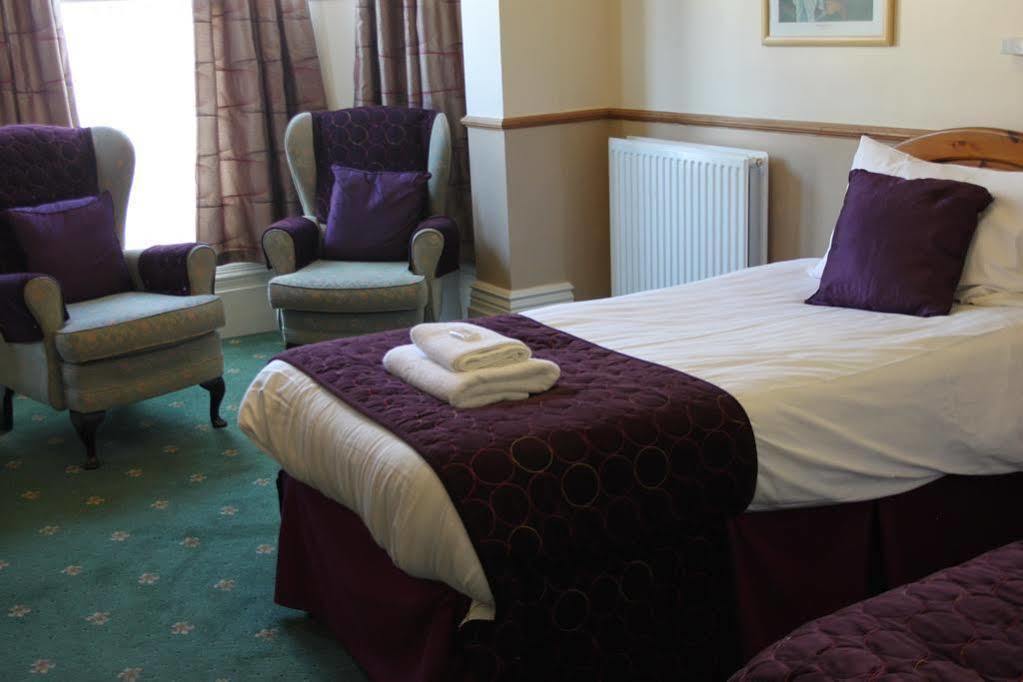 Palm Court B&B 伊尔弗勒科姆 外观 照片