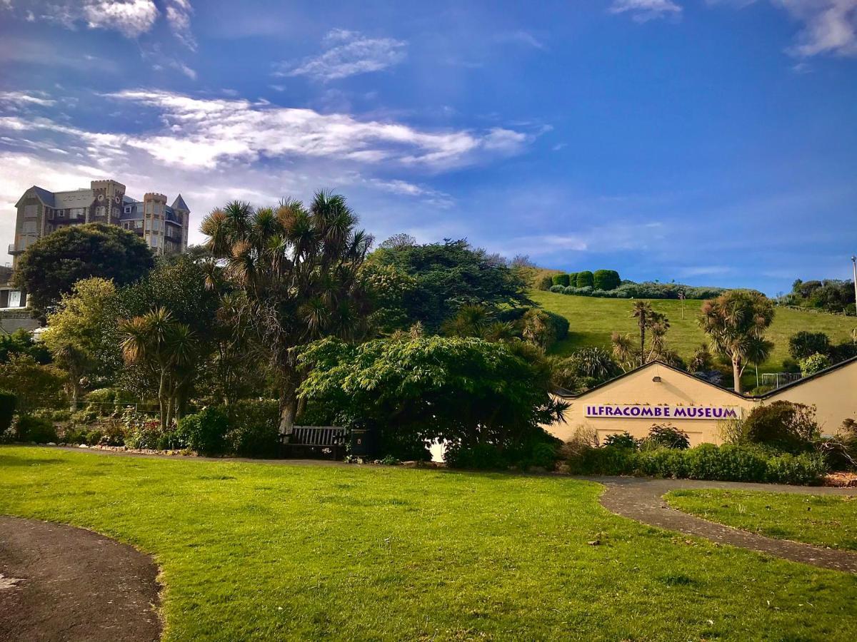 Palm Court B&B 伊尔弗勒科姆 外观 照片
